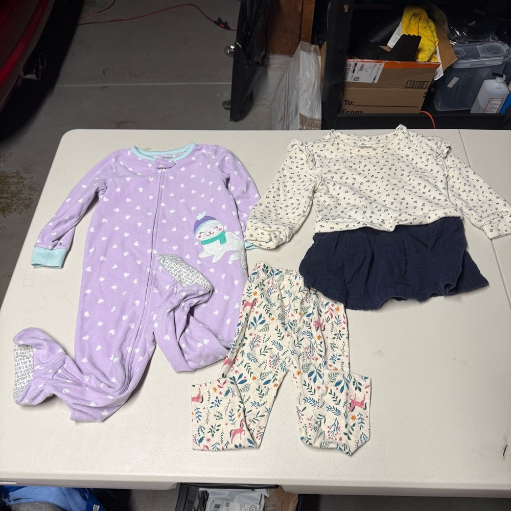 Bundle of 3 Girl Leggings Bodysuit Dress Size 2 EUC - Gap Carter’s Old Navy